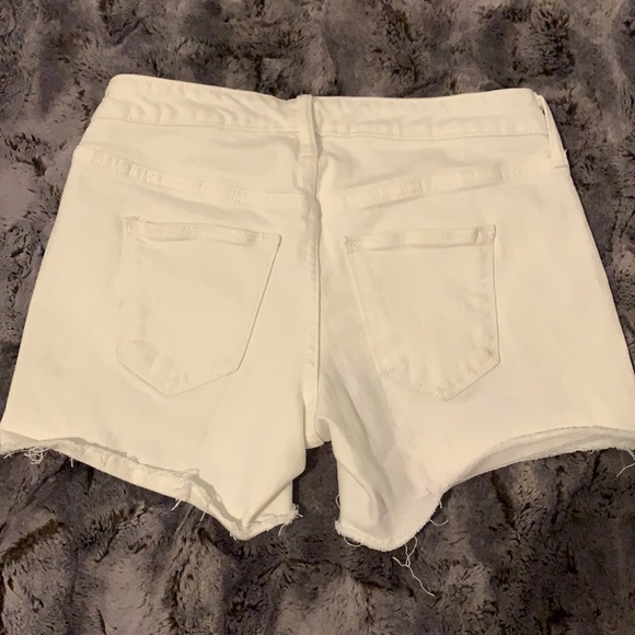 Universal Threads white Jean shorts size 0/25 - Picture 3 of 5